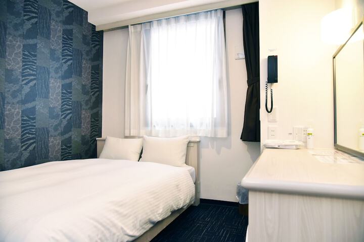 Room 13 of 61