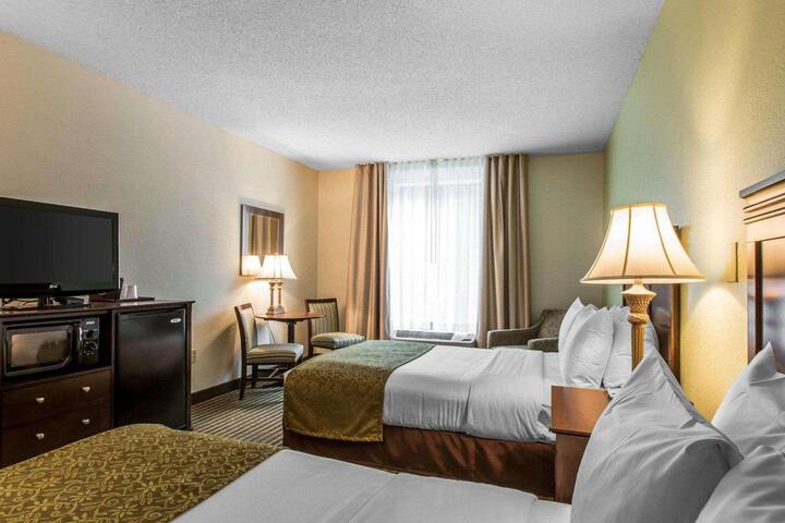Double Accessible Queen Size Bed (2 of 3)