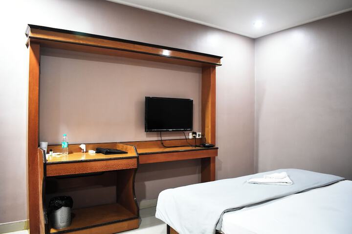 Room 34 of 81