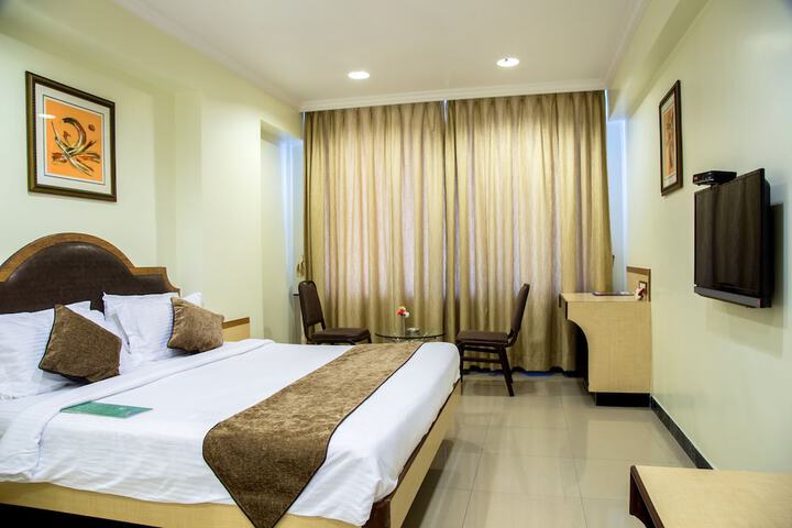 Room 10 of 37