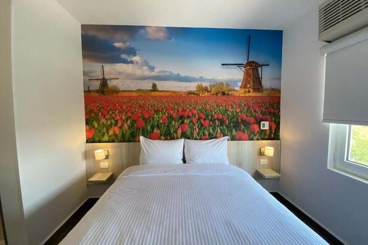 Room 4 of 22