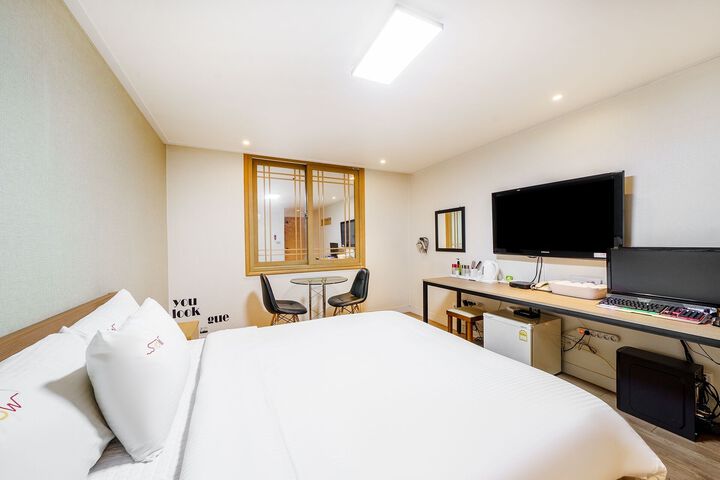 Room 98 of 107