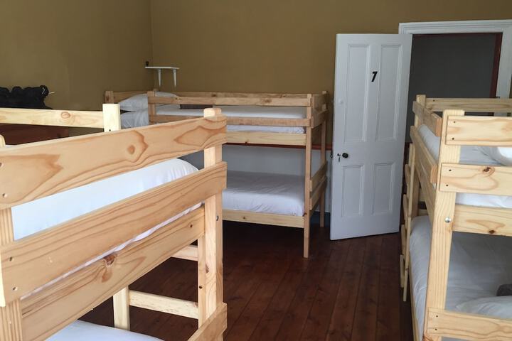 Room 12 of 16