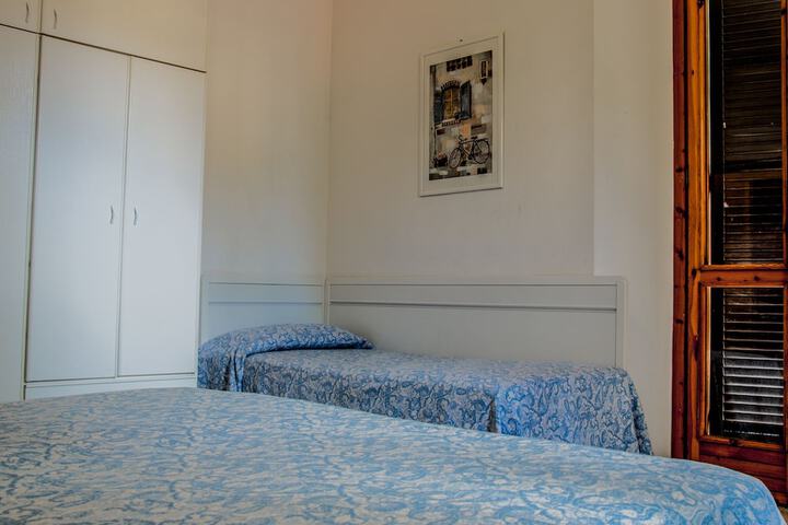Room 6 of 48
