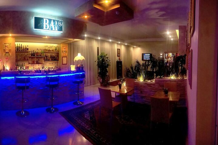 Lounge 39 of 54
