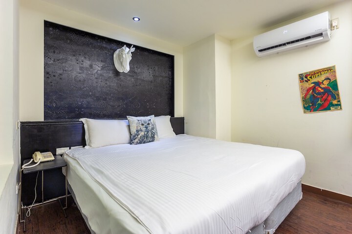 Room 13 of 46