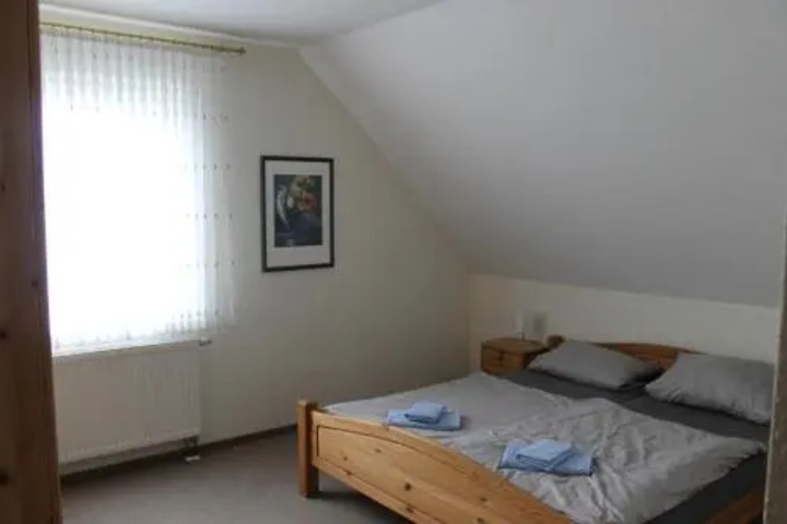 Room 6 of 14