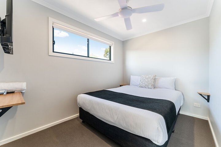 Room 28 of 211