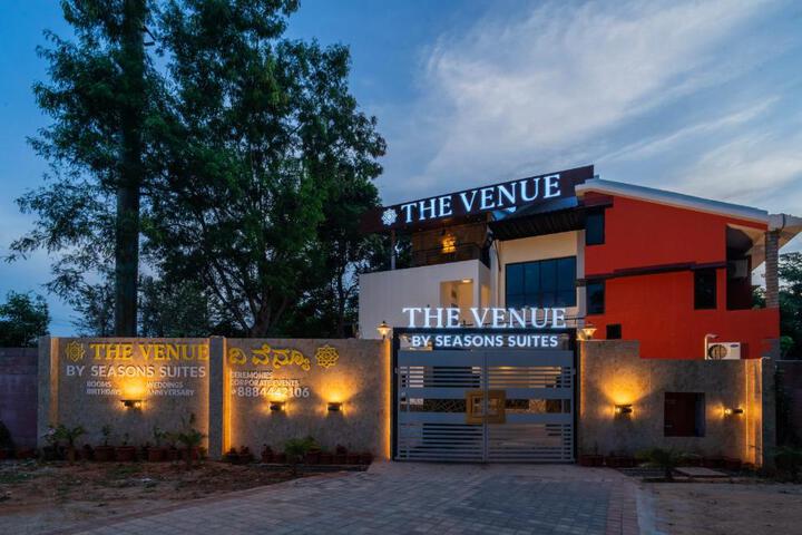 The Venue by Seasons Suites-