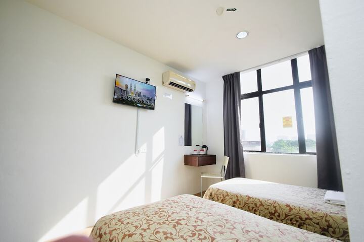 Room 22 of 68