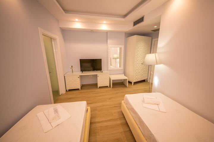 Room 16 of 89