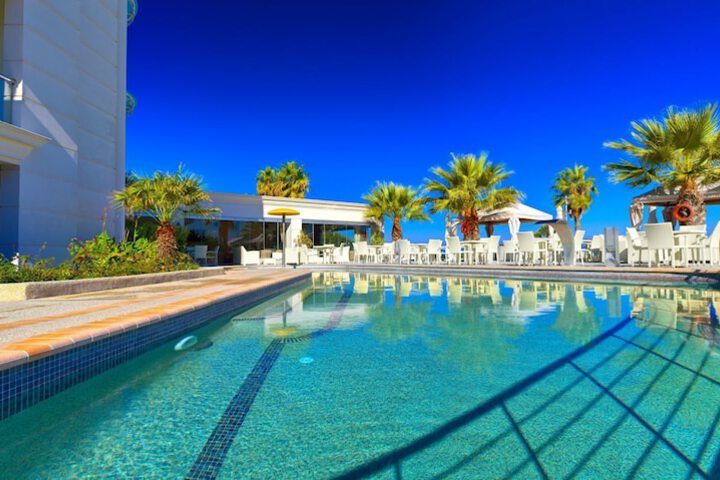 Pool 59 of 90