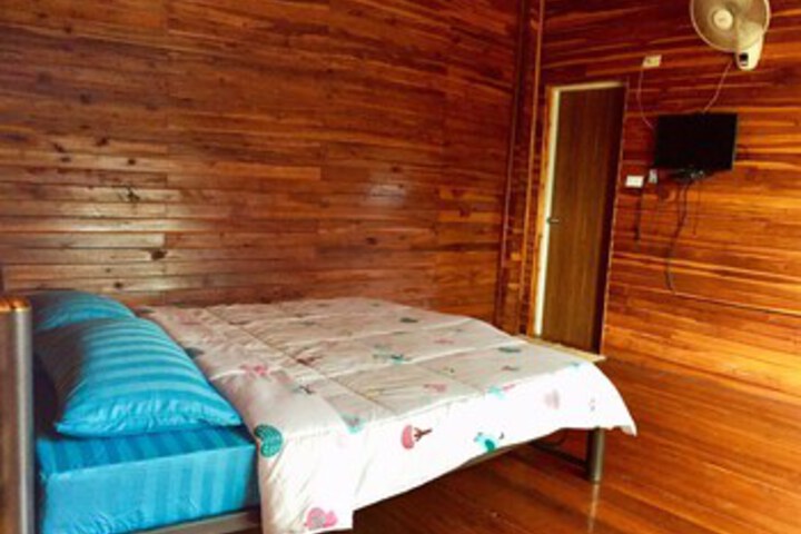 Room 8 of 37