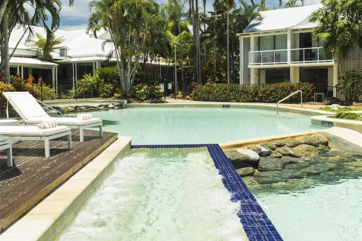 Pool 60 of 186