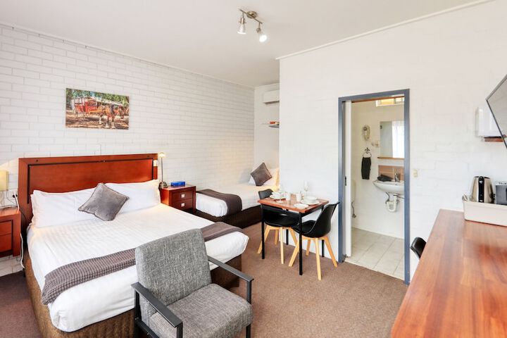 Room 5 of 25
