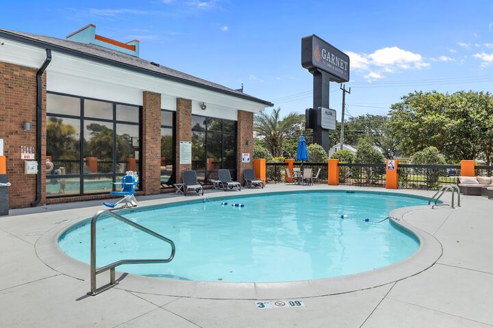 Pool 33 of 63