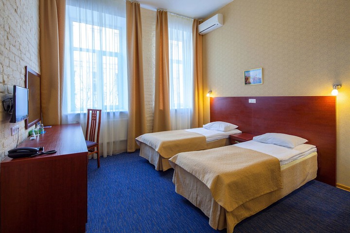 Room 2 of 80