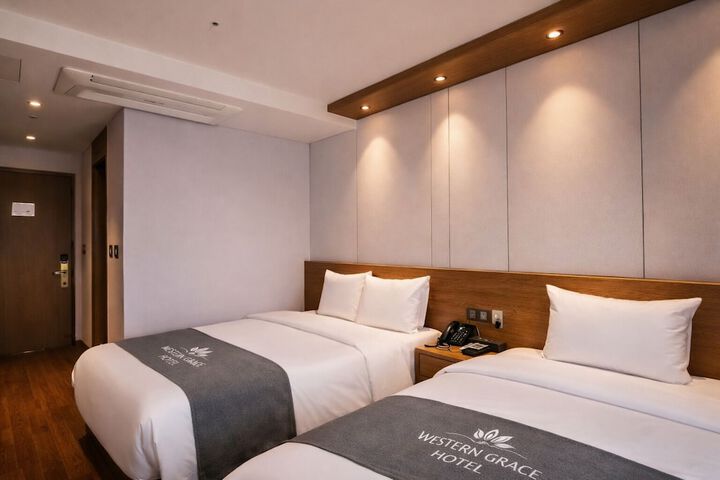 Room 10 of 43