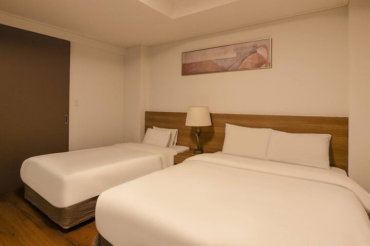 Room 10 of 37