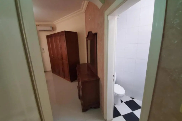 Room 7 of 14