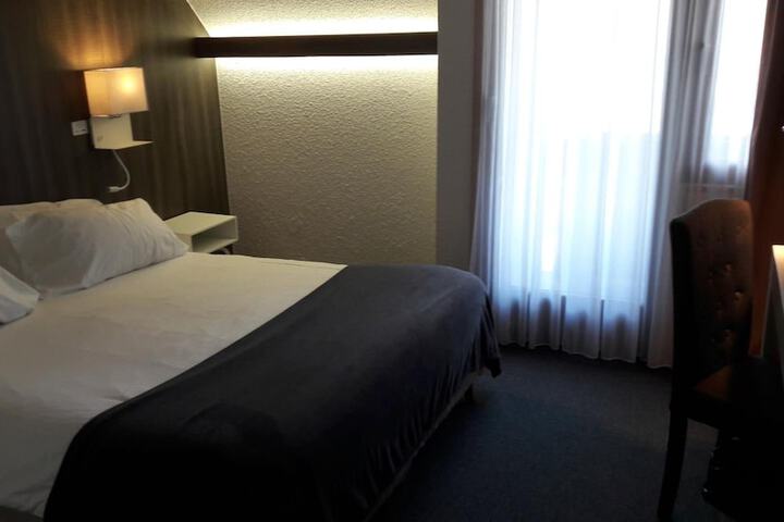 Room 9 of 45