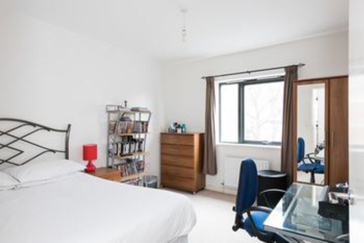 Room 7 of 18