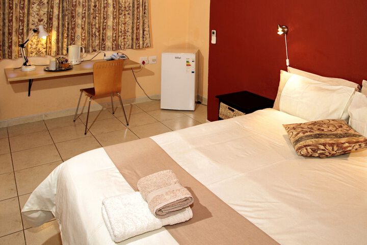 Room 12 of 94