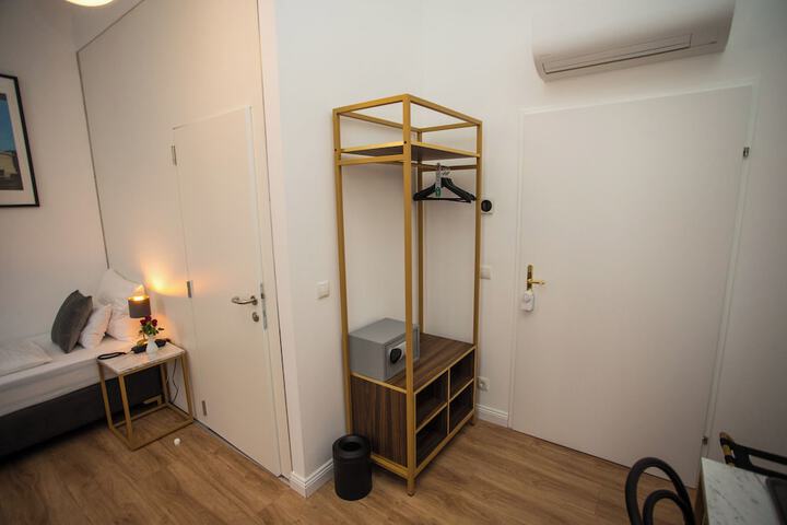 Room 12 of 29
