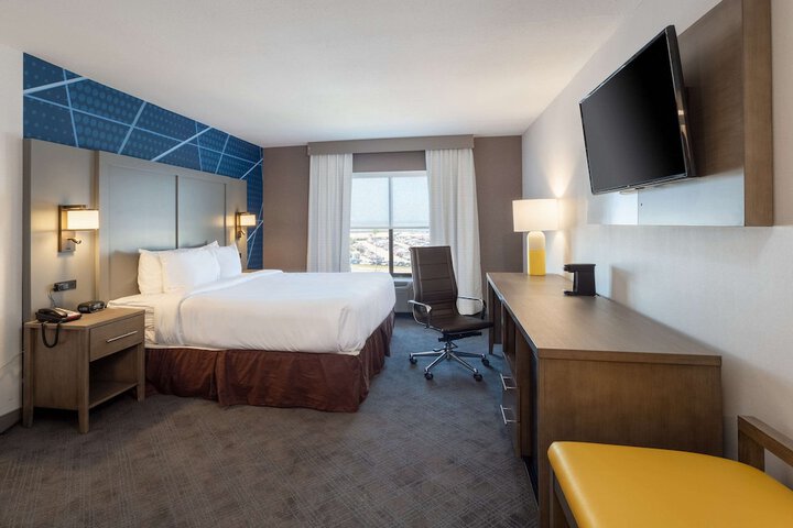 1 King Bed Suite (1 of 5)