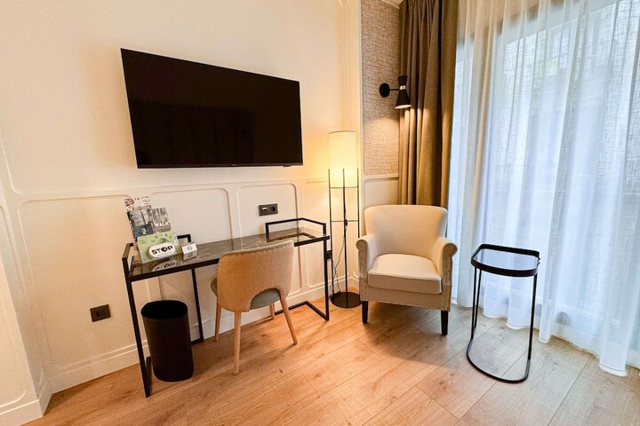 Room 17 of 60
