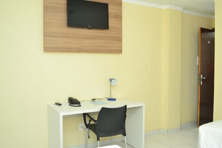 Room 9 of 26