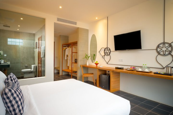 Room 12 of 87