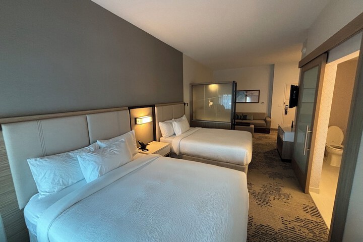 Room 8 of 30