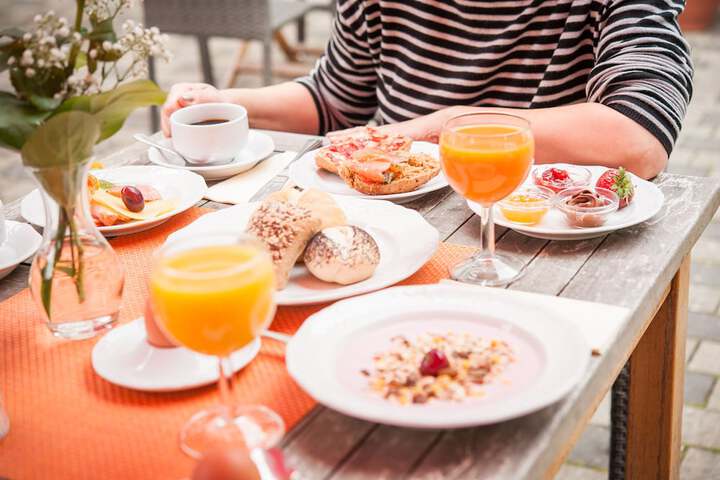 Breakfast/Coffee Service 15 of 43