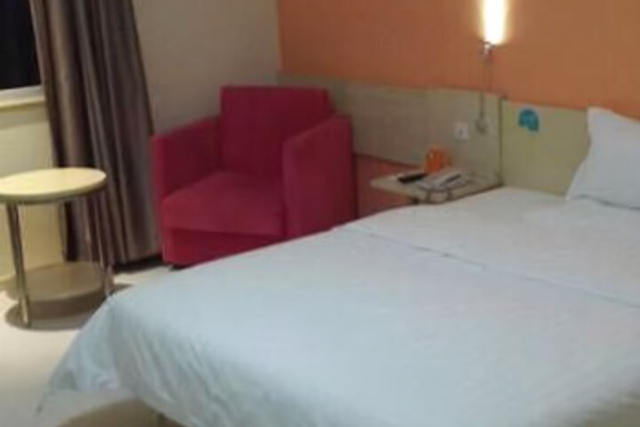 Room 2 of 6