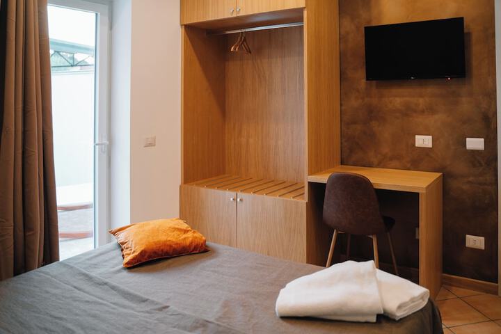 Room 6 of 50
