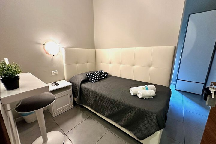 Room 5 of 24