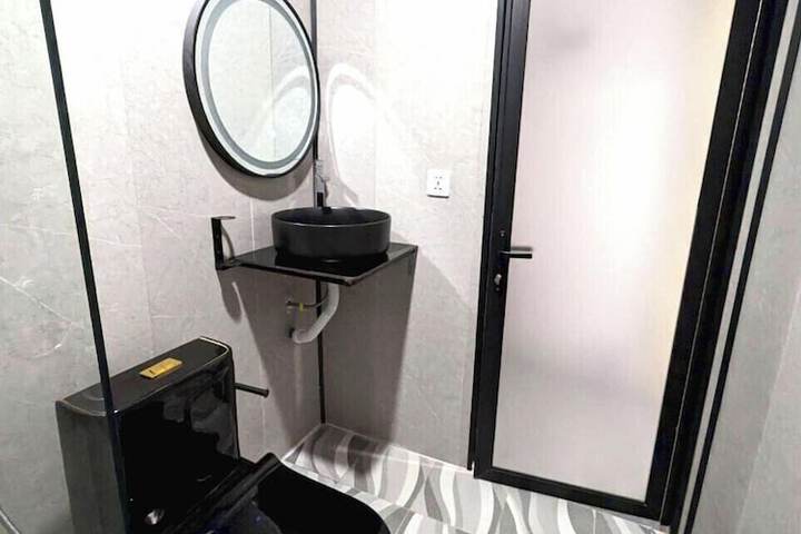 Room 14 of 36