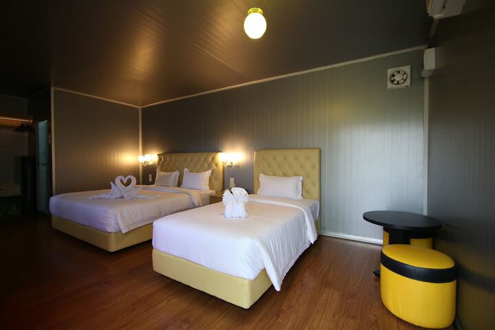 Room 6 of 35