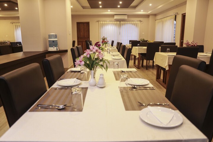 Dining 21 of 28