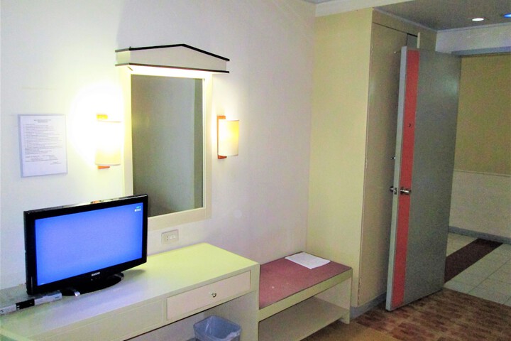 Room 16 of 22