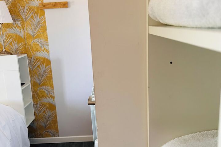Room 17 of 44
