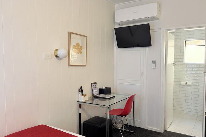 Room 35 of 71