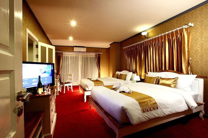 Room 13 of 40