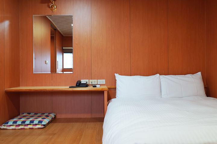 Room 25 of 73