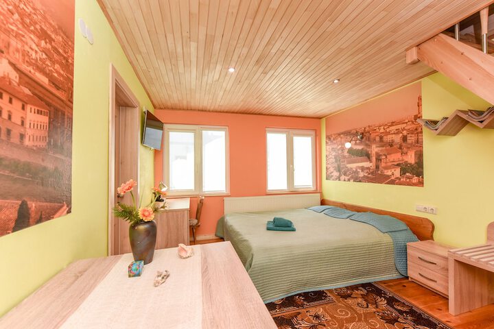 Room 46 of 97