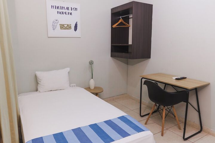 Room 2 of 28