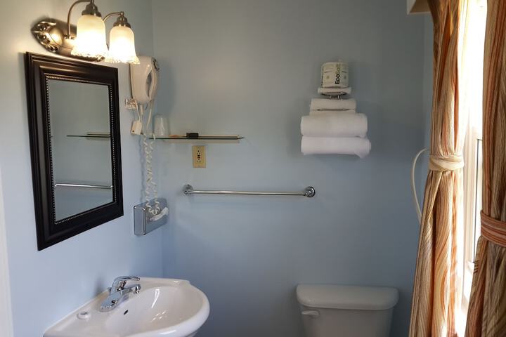 Room 35 of 62