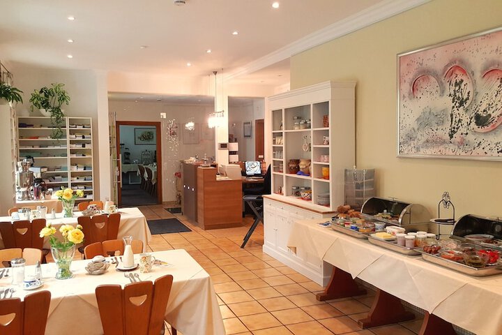 Breakfast/Coffee Service 64 of 108