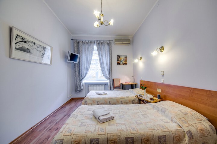 Room 9 of 86